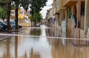 Maiorca se preparou para a mortal tempestade Alice enquanto os moradores locais alertavam ‘não saia’ depois que inundações catastróficas devastam as costas espanholas Maiorca se preparou para a mortal tempestade Alice enquanto os moradores locais alertavam 'não saia' depois que inundações catastróficas devastam as costas espanholas