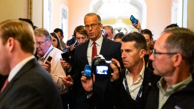 O Senado rejeita o duelo de financiamento do governo no dia 6 do desligamento
