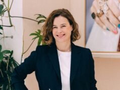 A fundadora da Manucurist, Gaëlle Lebrat Personnaz, quer que suas unhas tenham sua própria rotina de cuidados com a pele A fundadora da Manucurist, Gaëlle Lebrat Personnaz, quer que suas unhas tenham sua própria rotina de cuidados com a pele