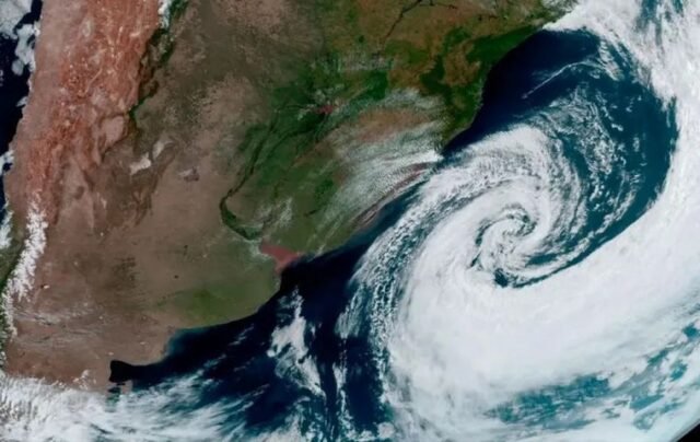 Após tempestades violentas, o Brasil enfrenta ameaça contínua de ciclone – clima severo também previsto na Argentina – MercoPress

