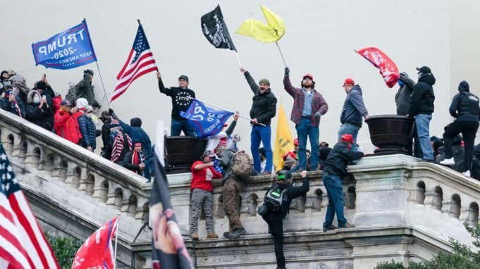 Cheques em branco para perdão eleitoral de Trump em 2020 Cheques em branco para perdão eleitoral de Trump em 2020