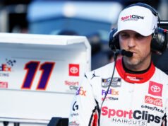 Denny Hamlin destaca o formato da NASCAR Denny Hamlin destaca o formato da NASCAR