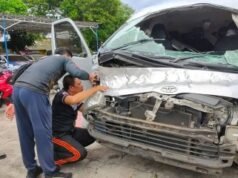 Família do motorista de ônibus se manifesta depois que um ônibus de dois andares atropelou um abrigo ‘sem frear’, matando 3 pessoas em Estocolmo Família do motorista de ônibus se manifesta depois que um ônibus de dois andares atropelou um abrigo 'sem frear', matando 3 pessoas em Estocolmo