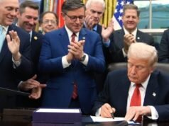 Funcionários federais devem começar a receber contracheques no sábado Funcionários federais devem começar a receber contracheques no sábado