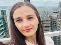 Mãe de três filhos torna-se a primeira mulher a ser extraditada da Grã-Bretanha para a Albânia para poder cumprir pena de prisão Mãe de três filhos torna-se a primeira mulher a ser extraditada da Grã-Bretanha para a Albânia para poder cumprir pena de prisão