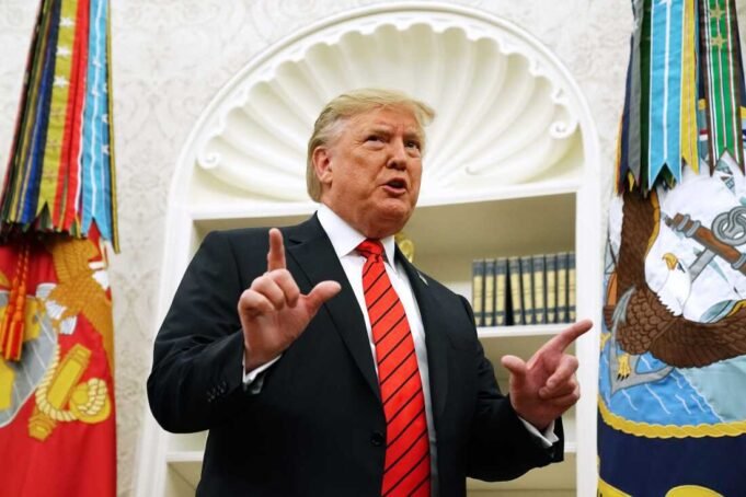 O nome de Trump aparece em novos arquivos de Epstein divulgados pelo Congresso: NPR O nome de Trump aparece em novos arquivos de Epstein divulgados pelo Congresso: NPR