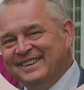 O-pai-britanico-que-morreu-em-uma-queda-de-6.jpg O pai britânico que morreu em uma queda de 6 metros depois que a 'varanda desabou' enquanto estava no local de férias é retratado enquanto a família prestava homenagem