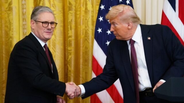 Reino Unido suspende parte do compartilhamento de inteligência com os EUA sobre preocupações com ataques de barcos em grande intervalo
