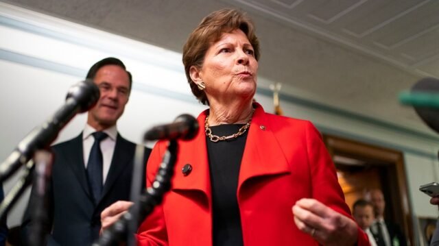 Shaheen: Os críticos do acordo de paralisação 'precisam treinar seu fogo' contra Trump, Johnson, republicanos
